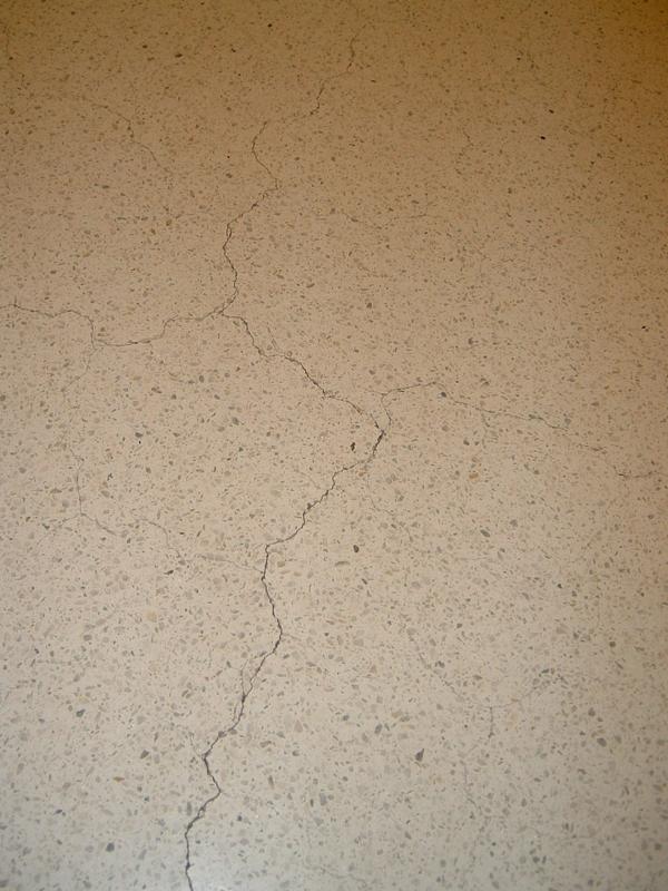 Investigating the causes for crack formation in a designer screed in Munich